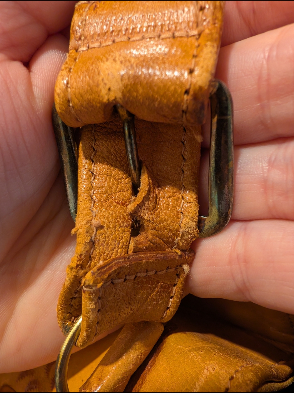 Handcrafted Vintage Tooled Leather Shoulder Bag - Flores' Bags - Picture 15 of 17